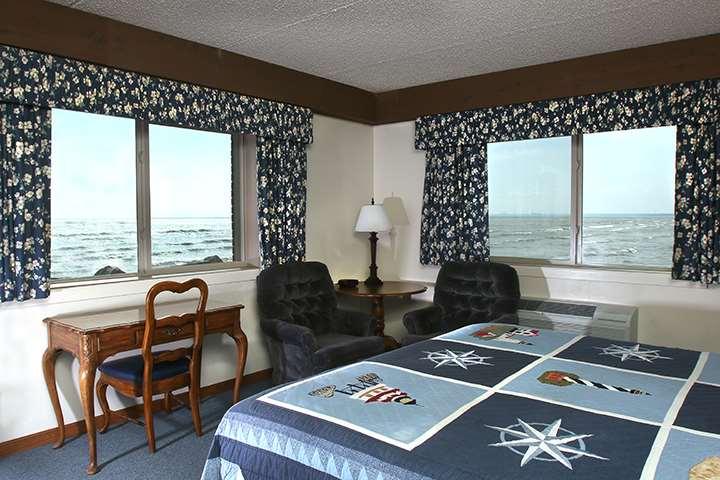 Lighthouse Inn - Two Rivers Exterior foto